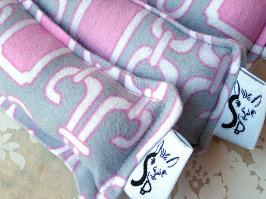 Flannel Mini Kitty Nip Kicker Catnip Toy in Orchid Lattice