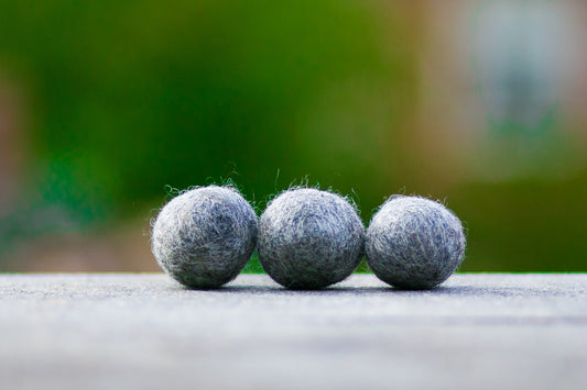 Fuzz/Fetch! Wool Ball Toy for Cats/Small Dogs 3 Pack Natural Gray Gotland DYE FREE