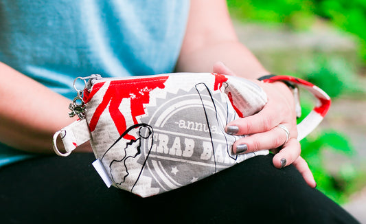 Cosmetic Bag Dog Leash Bag Wristlet Purse with Foodsafe Waterproof Lining Crab Bake